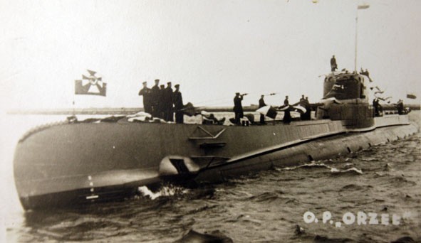 "Orzeł" w 1939 roku. Najbardziej znana przedwojenna pocztówka z tym okrętem