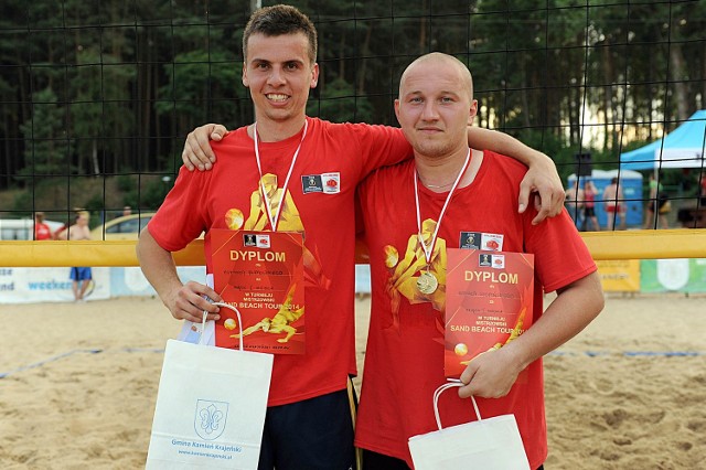 Łukasz Blamowski (z lewej) i Rafał Szopiński upodobali sobie wygrywanie nad Mochlem.