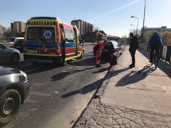 Policjanci zgłoszenie o potrąceniu mężczyzny na Nysy...