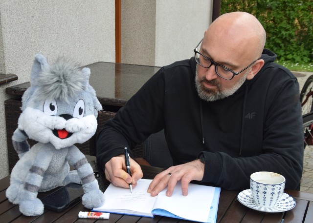 Waldemar Cichoń, autor książek o kocie Cukierku