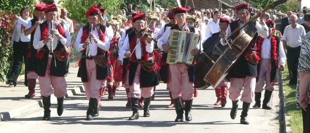 Kapela Zganioki poprowadzi barwny korowód na niedzielnych Dożynkach Powiatowych 2014 w Skalbmierzu.