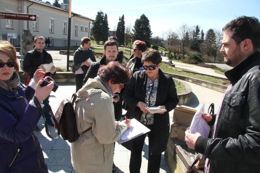 Działacze Nowoczesnej w Kielcach rozdawali konstytucję 
