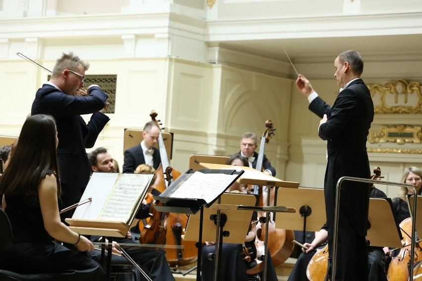 Marcin Suszycki, Frank Strobel i Orkiestra Filharmonii...