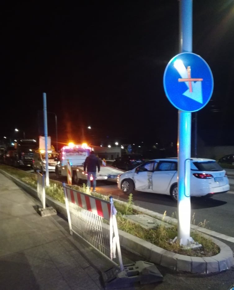 Wypadek na krajowej "73". Zderzenie dwóch samochodów osobowych w Bilczy. Ranne trzy osoby, w tym dwoje dzieci (ZDJĘCIA) 