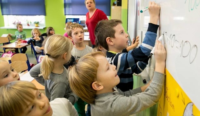 Nie zanosi się na Opolszczyźnie na to, by dzieci po 3-4 klasie musiały dojeżdżać do szkoły w innym miejscu.