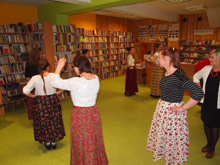 Biały Dunajec. Ruszyły kursy tańca góralskiego dla dorosłych [ZDJĘCIA, WIDEO]