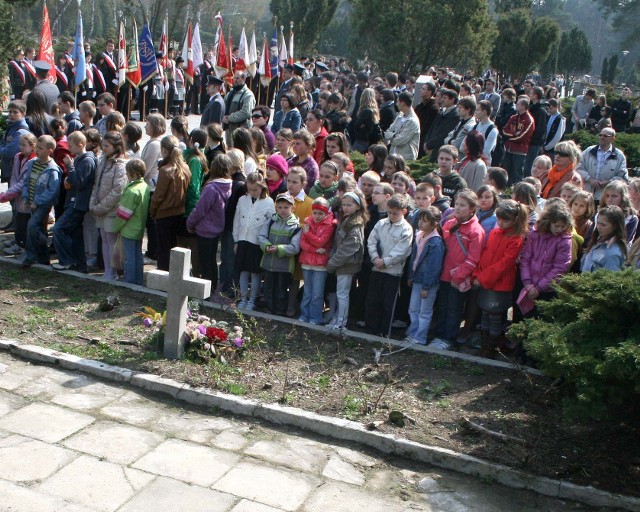 Jeszcze w tym roku kwatera wojskowa na cmentarzu komunalnym na Firleju ma być wyremontowana.