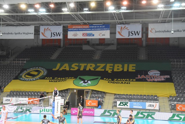 Mecz Jastrzębskiego Węgla z Treflem Gdańsk był pierwszym spotkaniem Pomarańczowych odkąd w obowiązywanie weszła tzw. czerwona strefa. Z tego powodu musiał odbyć się bez udziału publiczności.