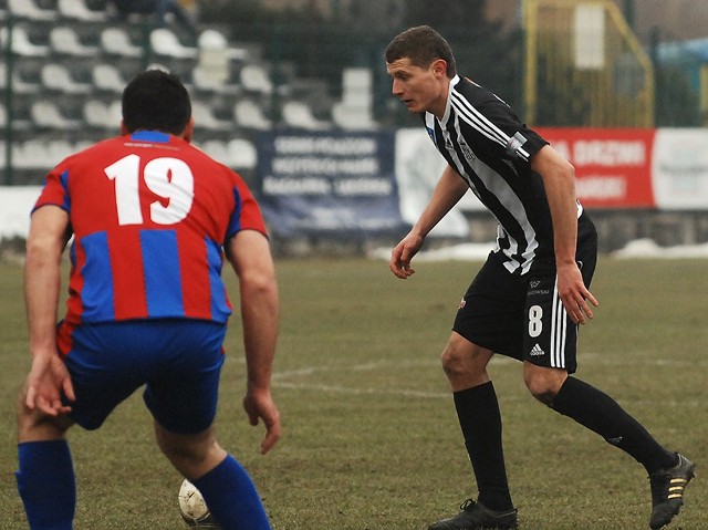 Patryk Tuszyński przelobował Misztala, zapewniając Sandecji 1 punkt