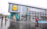 Lidl będzie sprzedawał przez Internet. Zakupy online odbierzesz w Paczkomacie. To sposób na ominięcie zakazu w handlu w niedziele?