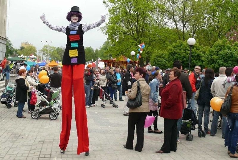 Klowni robili wszystko, aby było wesoło.