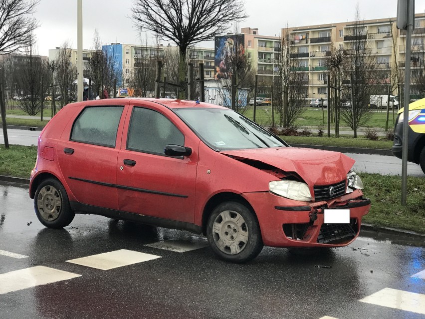 Kolizja na 11 Listopada w Słupsku. 23-latka najechała na tył...