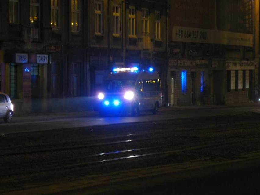 Tragedia w Chorzowie: Mężczyzna zmarł na parkingu przy...