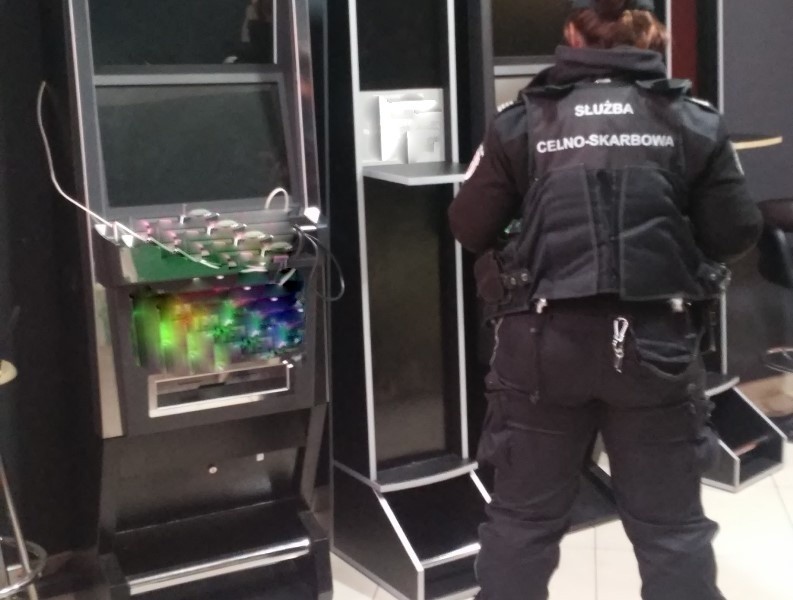 Automaty do nielegalnych gier hazardowych zatrzymane w...