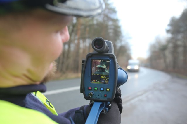 Łącznie drogi w Katowicach patrolowało aż 300 policjantów