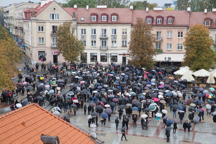 Były transparenty - w trakcie marszu w kierunku Ratusza to...