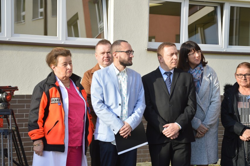 Proszowice. Szpital ma dwie nowe karetki i większą dotację