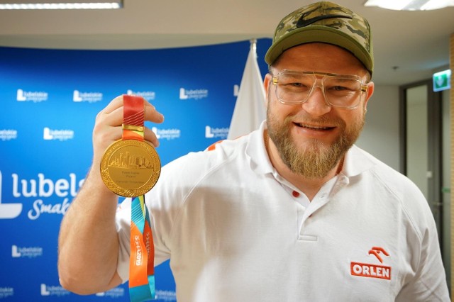 15.11.2019 lublin urzad marszalkowski spotkanie marszalka jaroslawa stawiarskiego z aleksandra miroslaw i pawlem fajdkiempawel fajdekfajdek miroslaw stawiarski spotkanie urzad marszalkowskifot. malgorzata genca / polska press