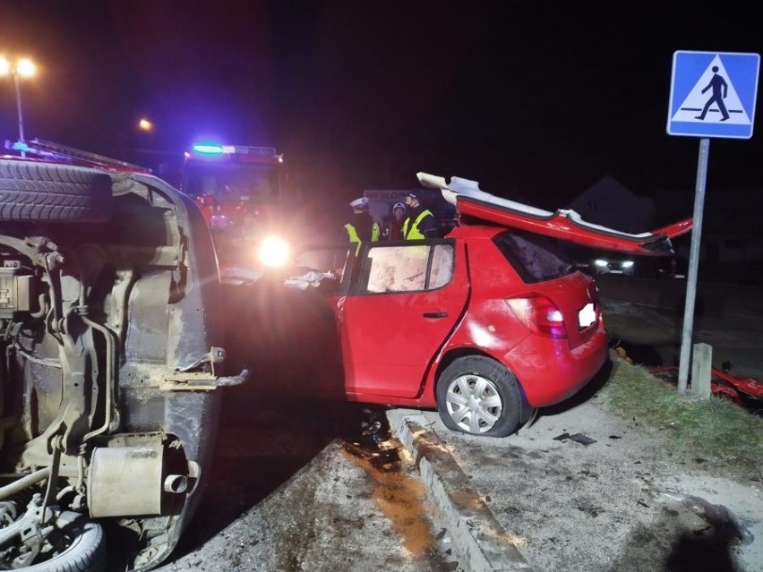 Wypadek w Bliznem. W czołowym zderzeniu dwóch samochodów osobowych zginęły dwie osoby (ZDJĘCIA)