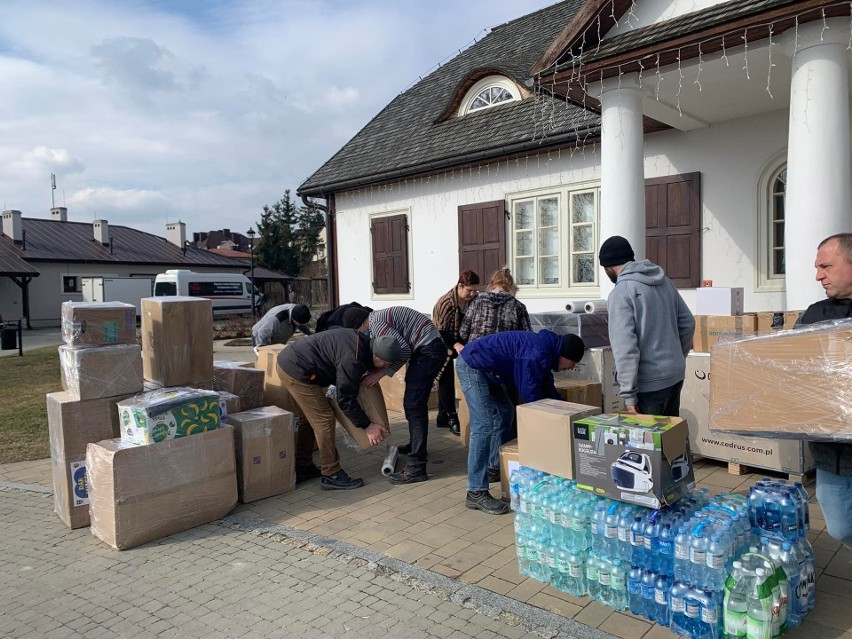 Krasnystaw zbiera dary dla miasta partnerskiego Turijsk w Ukrainie oraz przybyłych uchodźców