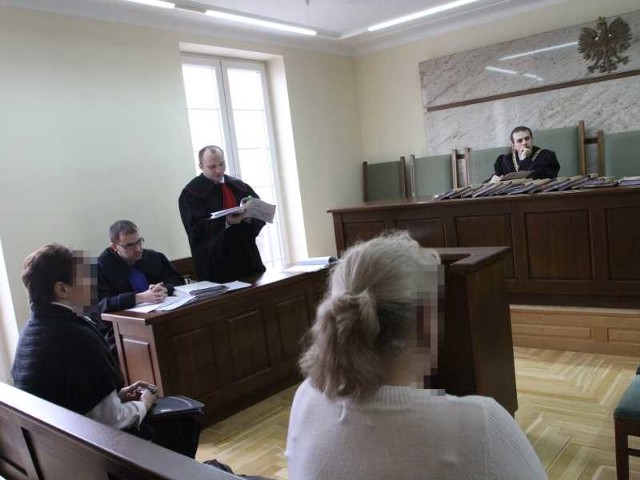 W czwartek w Sądzie Okręgowym w Kielcach rozpoczął się proces kasjerki i księgowej ze szpitala w Końskich.