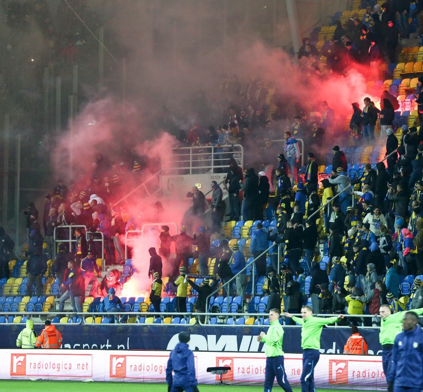 Derby Trójmiasta. Arka Gdynia - Lechia Gdańsk. Dlaczego zabraknie kibiców biało-zielonych? Ostatnie derbów z kibicami obu drużyn [zdjęcia]