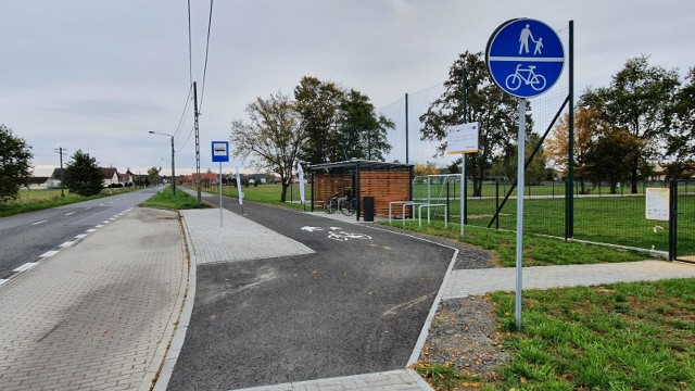 Nowa ścieżka rowerowa połączyła gminy Popielów i Lubsza.