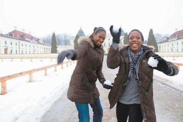 Sinead Jack (z lewej) i Channon Thompson pierwszy śnieg, z jakim miały do czynienia w swoim życiu zobaczyły właśnie w Białymstoku.