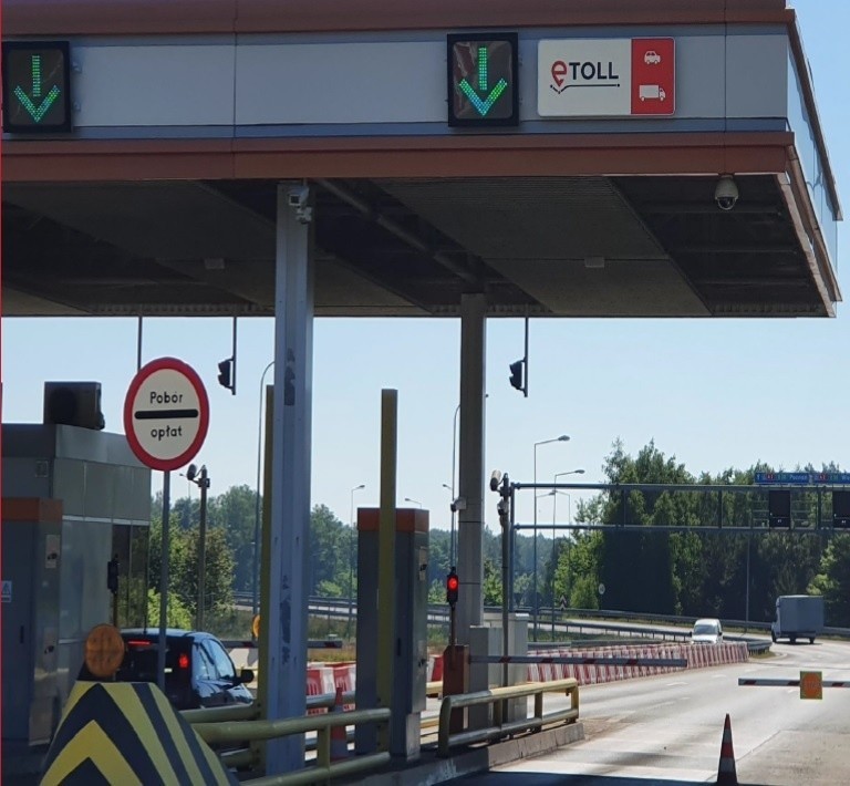 Przejazd autostradą z nowym systemem e-TOLL ma być prostszy...