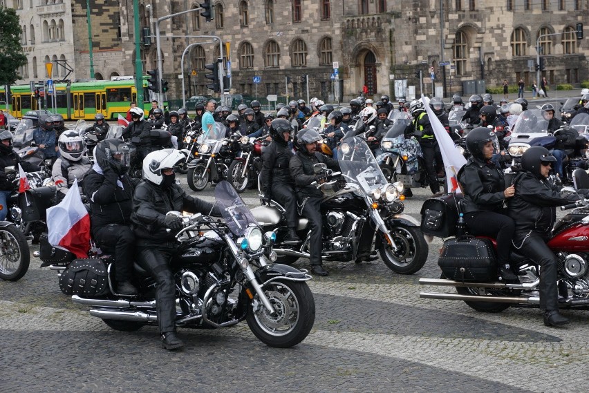 Parada Motocyklowa Solidarności. Motocykliści ruszyli w...