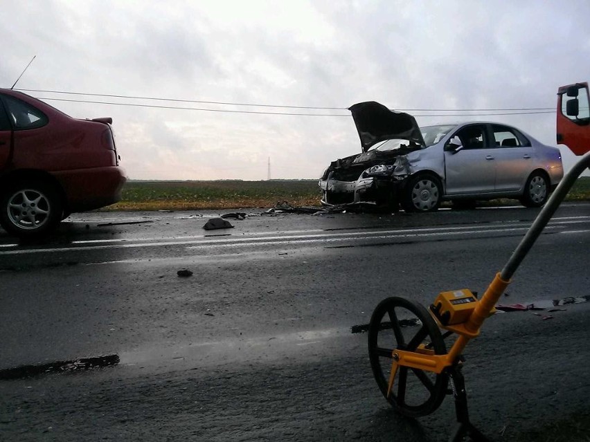 Wypadek na drodze wojewódzkiej nr 901 koło Dobrodzienia.