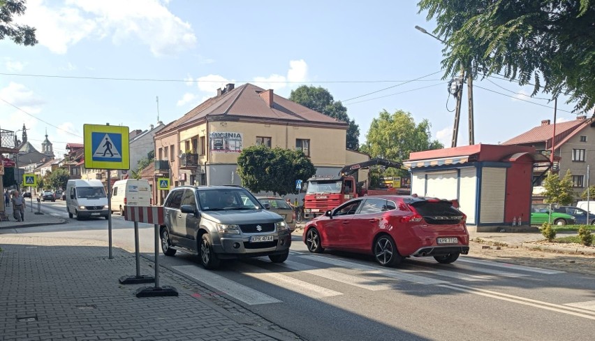 Proszowice. Rozpoczęła się przebudowa skrzyżowania w centrum miasta