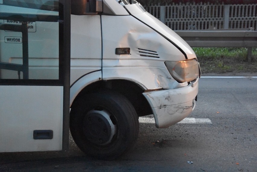 Miniautobusem marki Mercedes podróżowało 15 podopiecznych...