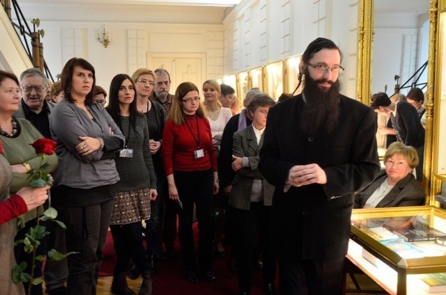 Jaakob ben Nistell jako rabin m.in. wykładał i oprowadzał po wystawie zorganizowanej przez Bibliotekę Raczyńskich podczas Dni Judaizmu