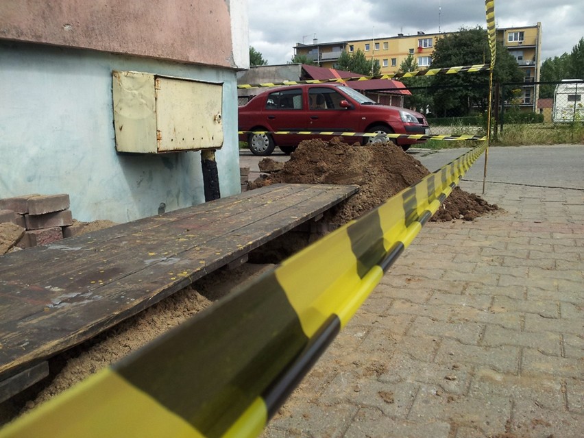 Po uderzeniu samochodu, rozszczelniła sie instalacja gazowa na budynku przy ulicy Konarskiego