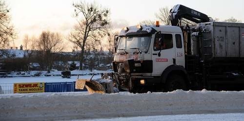 Synoptycy zapowiadają śnieg od czwartku w Szczecinie - miejskie służby twierdzą, że są gotowe na atak zimy.
