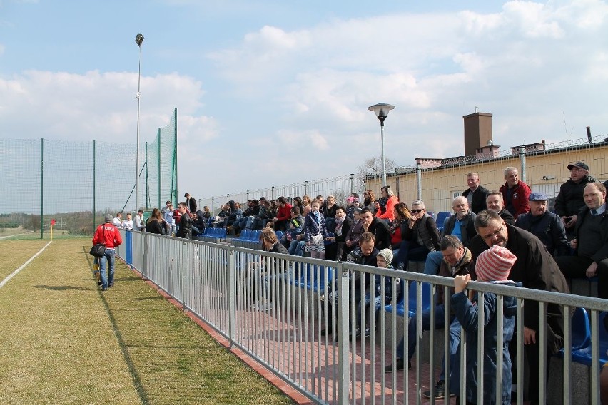 [ZDJĘCIA] Klimatyczna radomska klasa B! To były nietypowe derby w powiecie przysuskim 