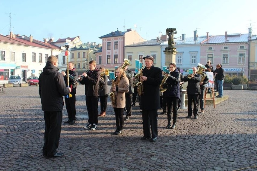 Skoczów: Hołd dla Żołnierzy Wyklętych na rynku [ZDJĘCIA]