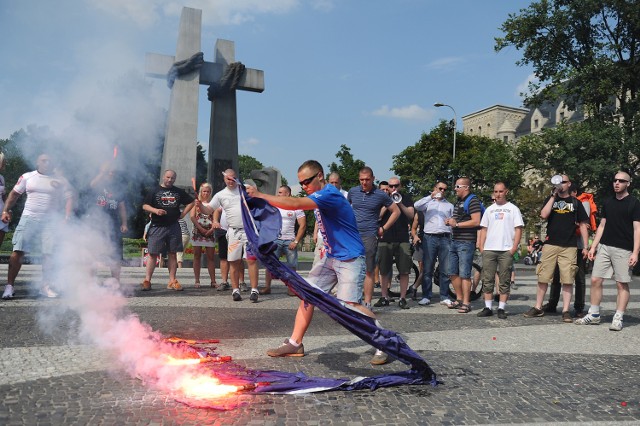 Solidarni z migrantami i ich przeciwnicy. Dwie manifestacje w Poznaniu