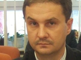 Mariusz Pasternak jest reprezentantem mieszkańców gminy Ćmielów, jest radnym niezależnym.