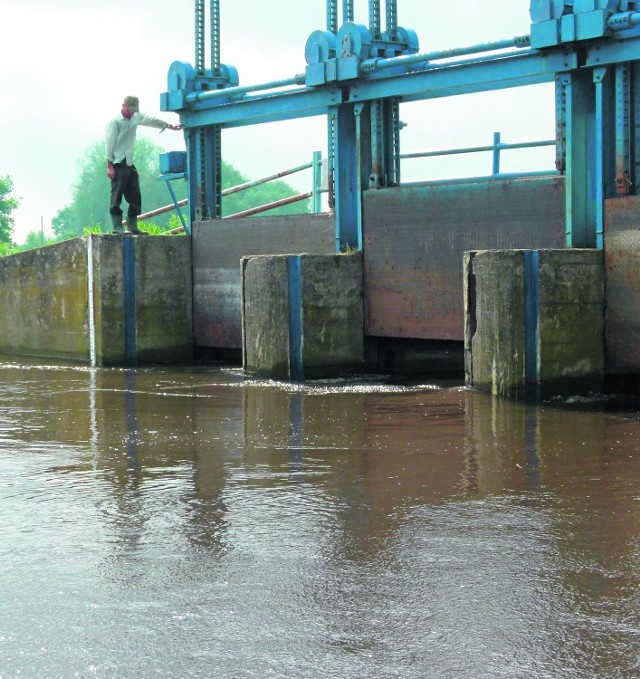 Urządzenia piętrzące wodę na rzece Ner