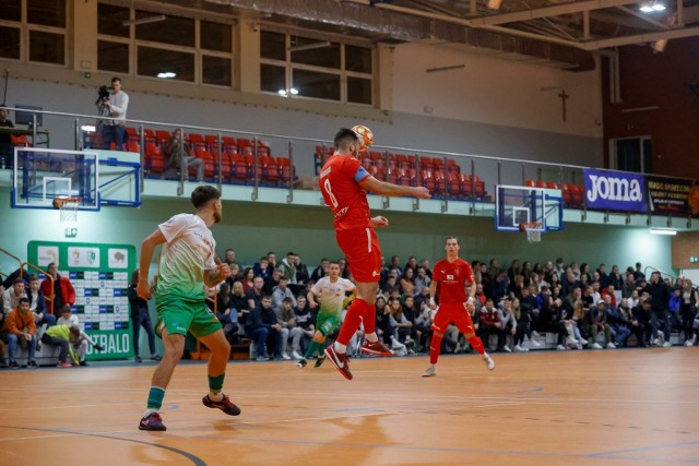Białostockie zespoły BAF Bonito (czerwone stroje) i Futbalo rozegrają w weekend mecz 13. kolejki I ligi