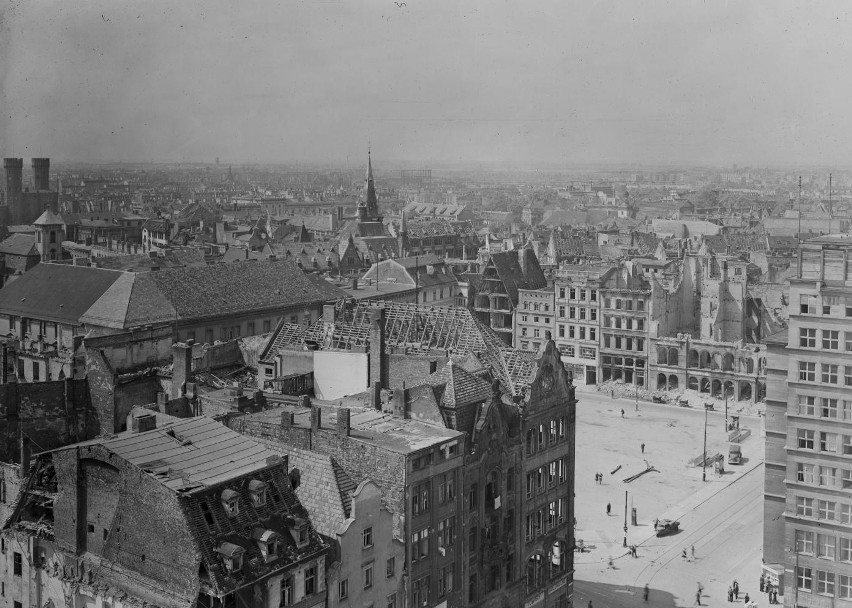 Tak wyglądał Wrocław w 1945 roku [ZDJĘCIA]