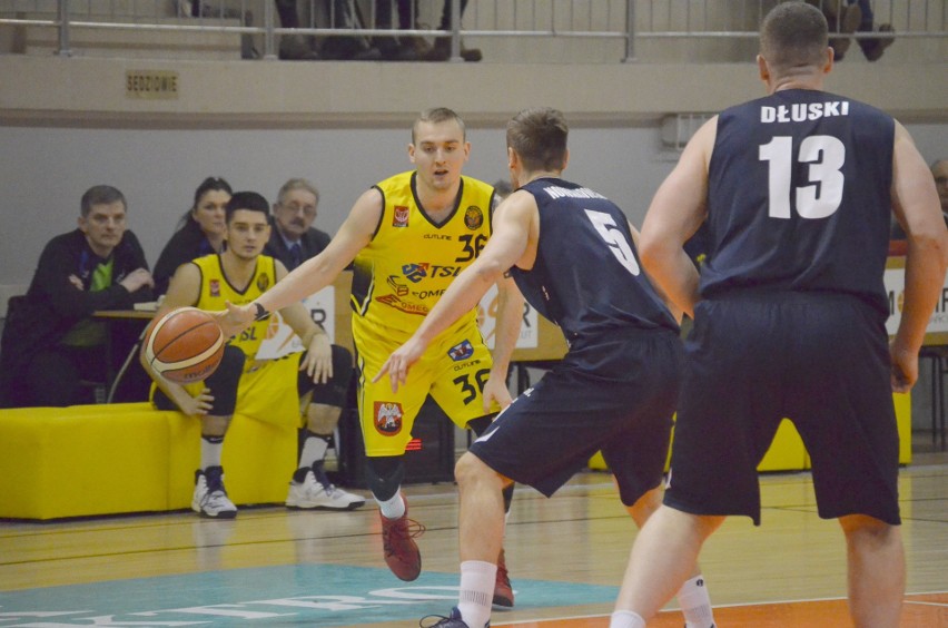 Sokół Łańcut pokonał w swojej hali R8 Basket AZS...