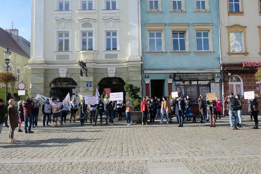 Pracownicy Ratusza domagają się 750 zł podwyżki....