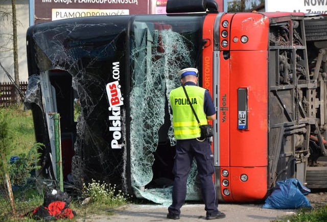 Wypadek Polskiego Busa w Nowej Dębie.