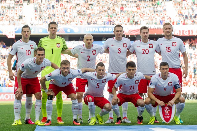 Oni Mołdawię "zjedliby" w kwadrans. Oni czyli bohaterowie reprezentacji Polski z Euro 2016 - turnieju na którym dotarliśmy do rzutów karnych o półfinał. Co dzisiaj robią piłkarze i trenerzy niezapomnianej drużyny?