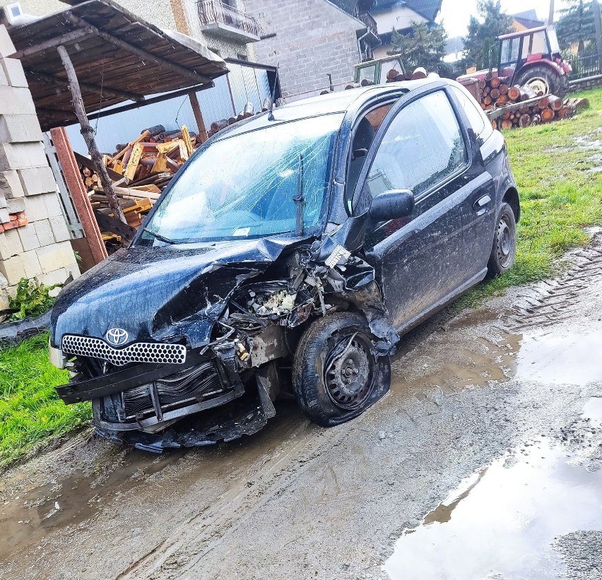 Spisz. Czołowe zderzenie w Niedzicy. Jeden z kierowców był pijany ZDJĘCIA