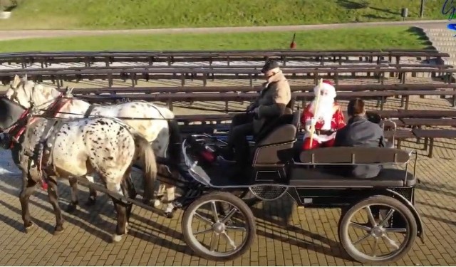 Orszak Świętego Mikołaja przejedzie w dniach 1 - 5 grudnia przez gminę Kije. Mikołajowi będzie towarzyszył wójt gminy Tomasz Socha.