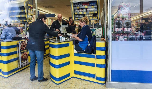 Czyżby procesy o mobbing spowodowały trwałą zmianę w traktowaniu pracowników sieciowych marketów?